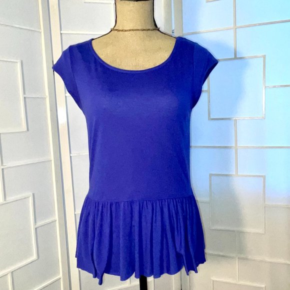 American Eagle T-shirt- Drop waist & Ruffle Hem - Picture 3 of 10